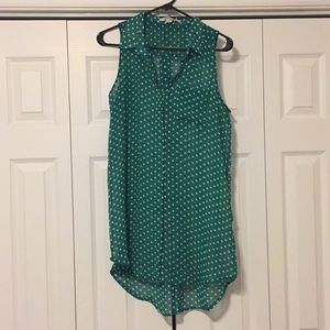 High low sleeveless blouse